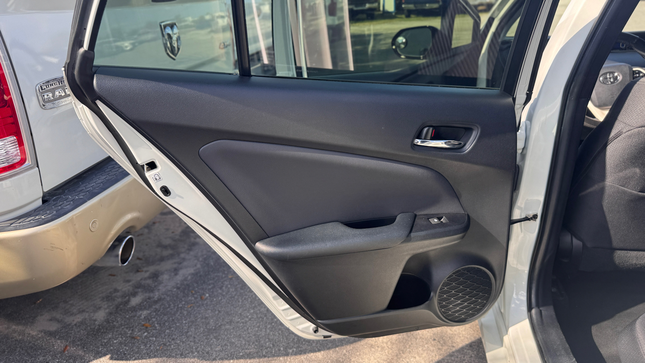 Toyota Prius Base 4D Hatchback 2016