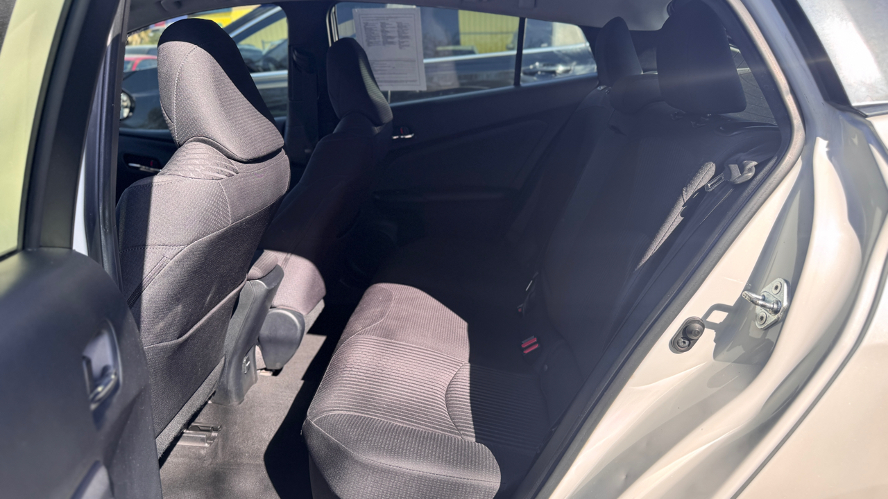 Toyota Prius Base 4D Hatchback 2016