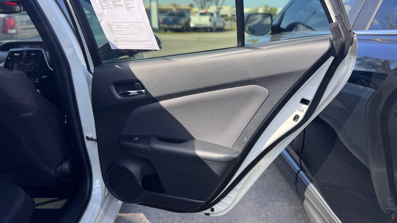 Toyota Prius Base 4D Hatchback 2016