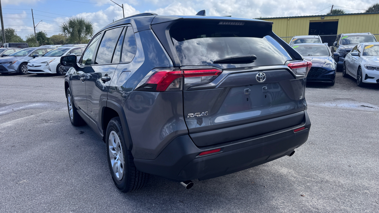 Toyota RAV4 LE FWD (Natl) 2019