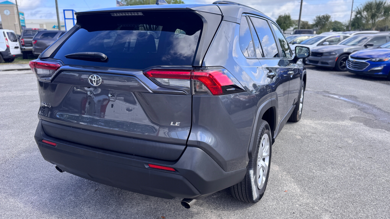 Toyota RAV4 LE FWD (Natl) 2019