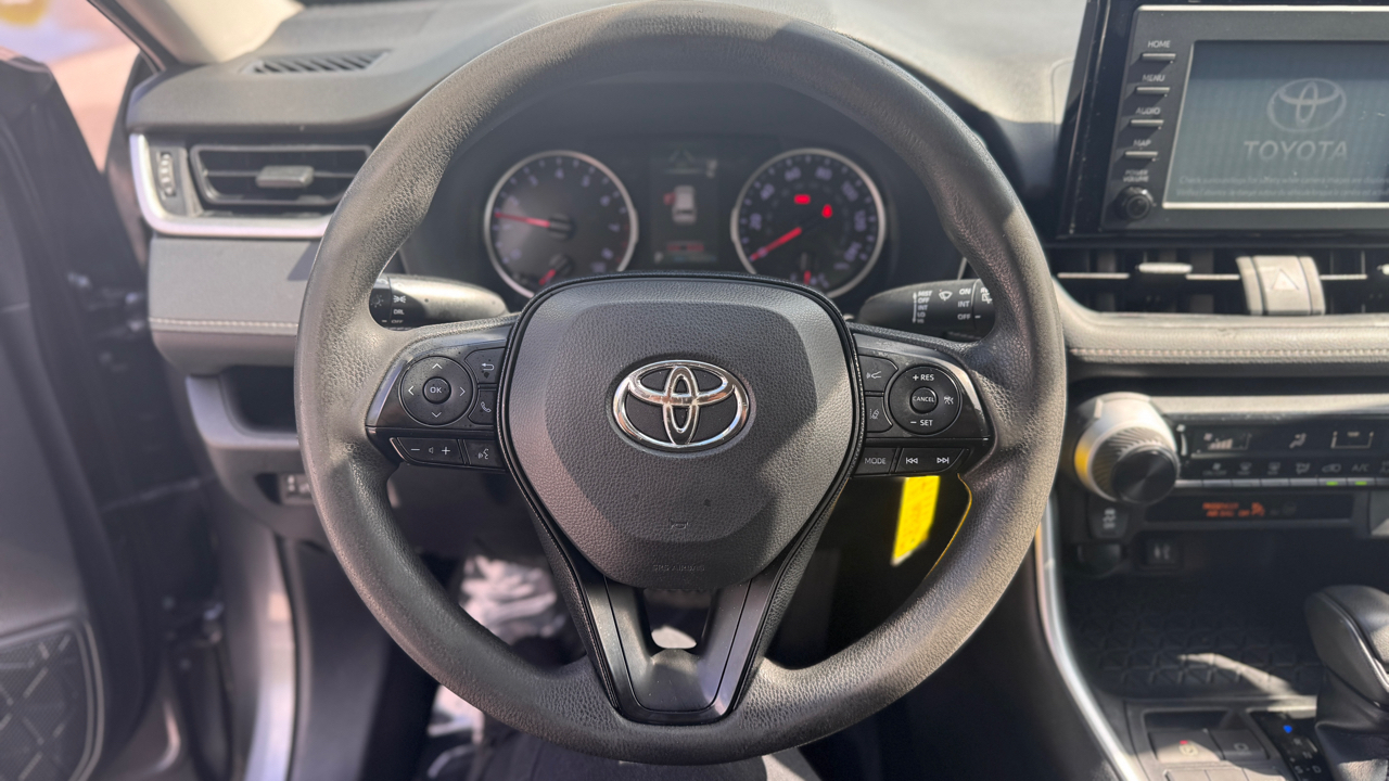Toyota RAV4 LE FWD (Natl) 2019