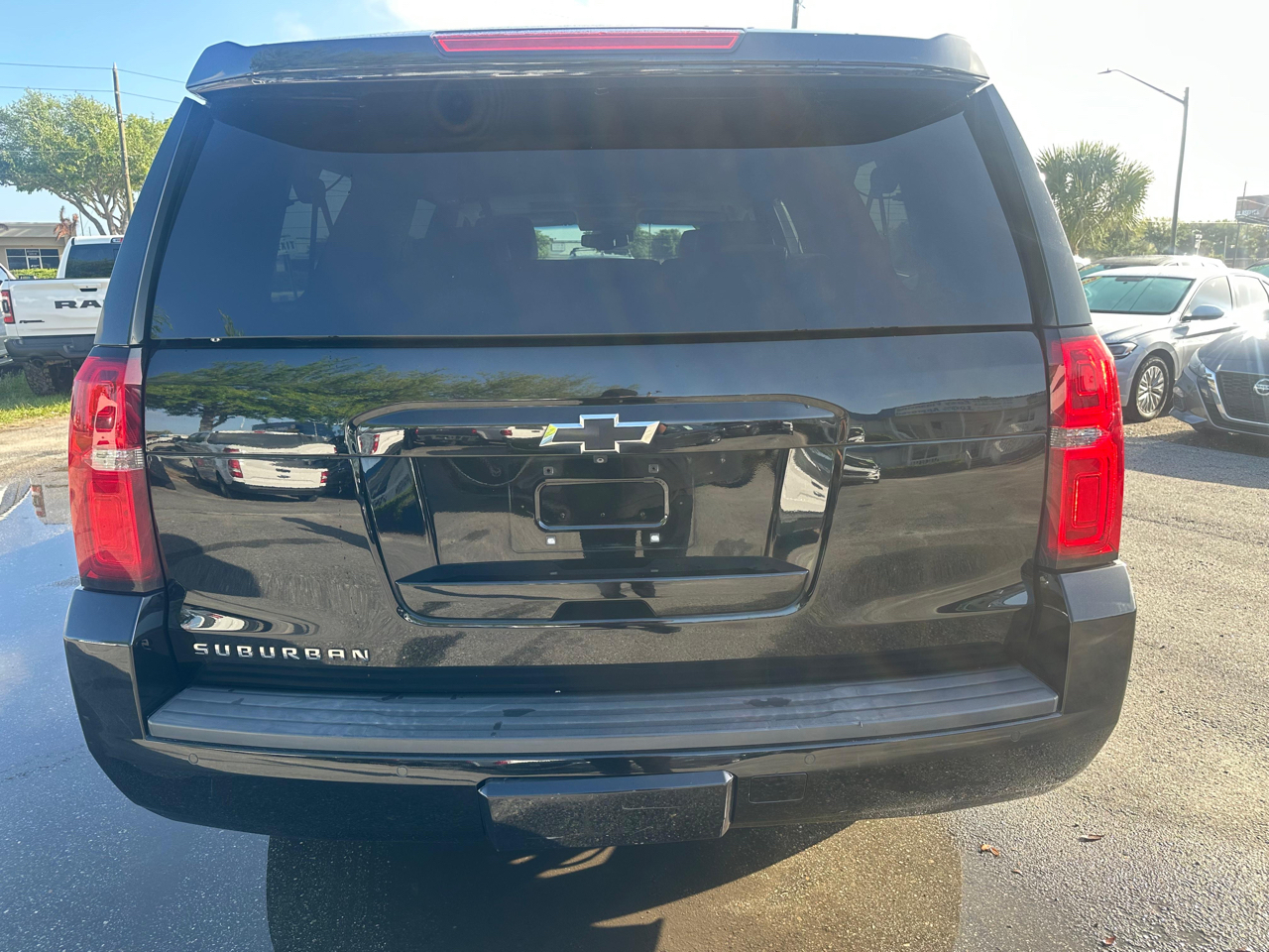 Chevrolet Suburban 2WD 4dr 1500 LT 2017