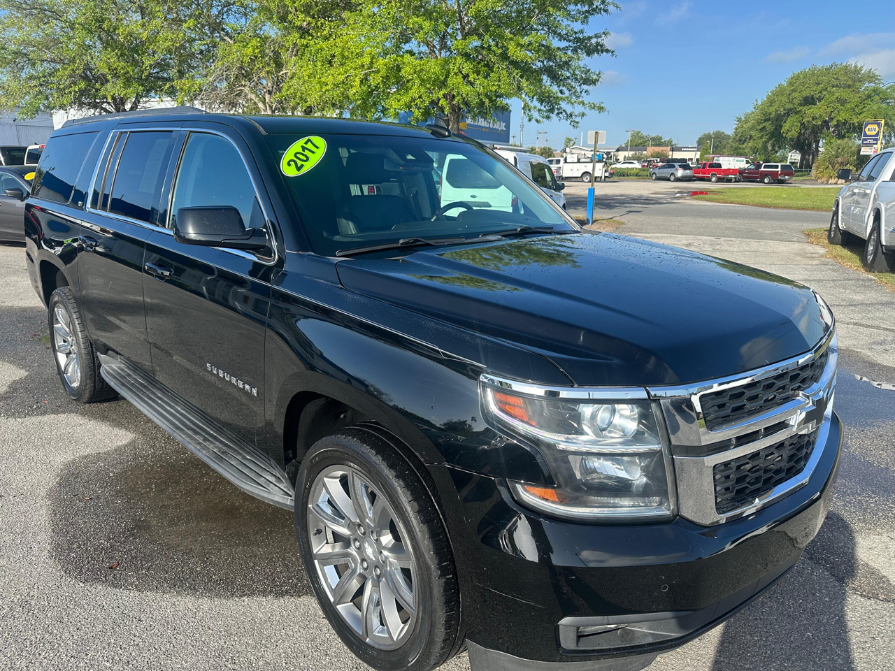 Chevrolet Suburban 2WD 4dr 1500 LT 2017