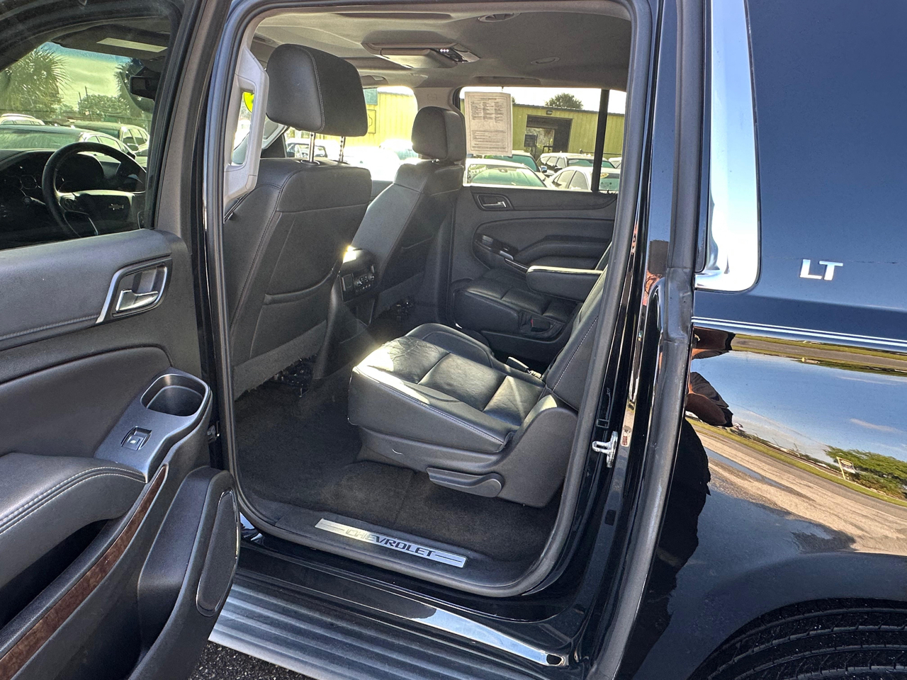 Chevrolet Suburban 2WD 4dr 1500 LT 2017