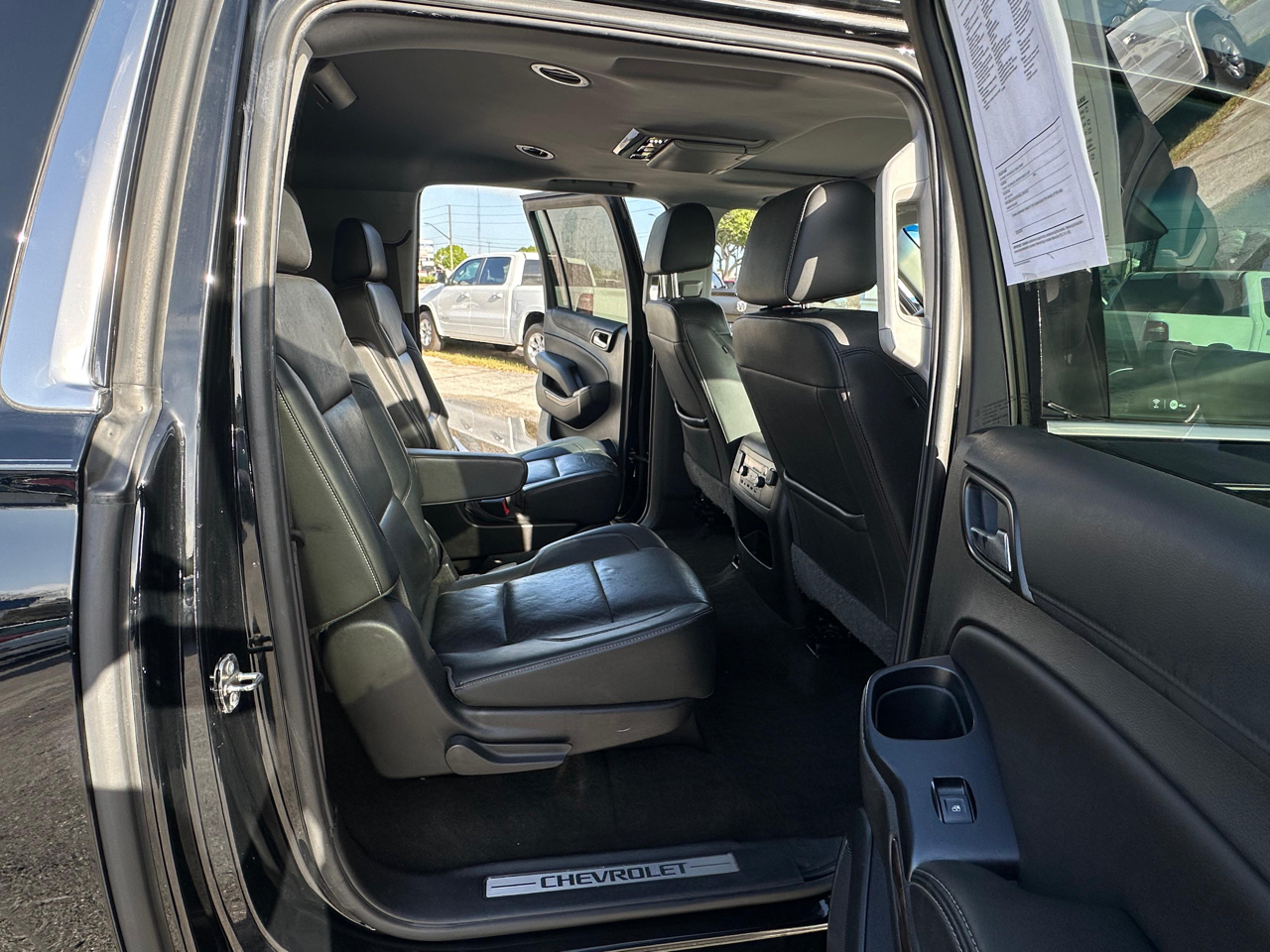 Chevrolet Suburban 2WD 4dr 1500 LT 2017