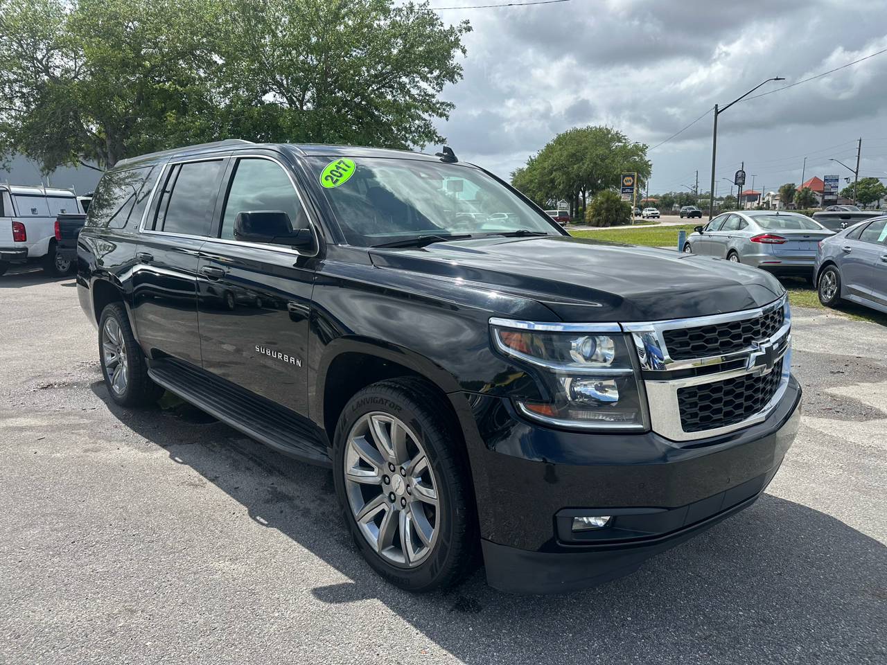 Chevrolet Suburban 2WD 4dr 1500 LT 2017