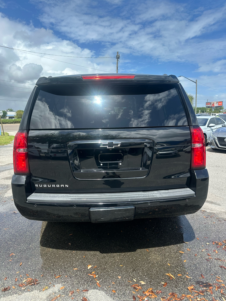 Chevrolet Suburban 2WD 4dr 1500 LT 2017