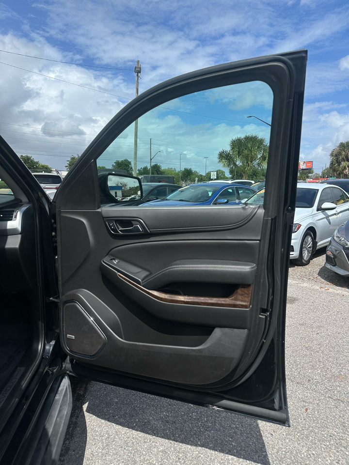 Chevrolet Suburban 2WD 4dr 1500 LT 2017