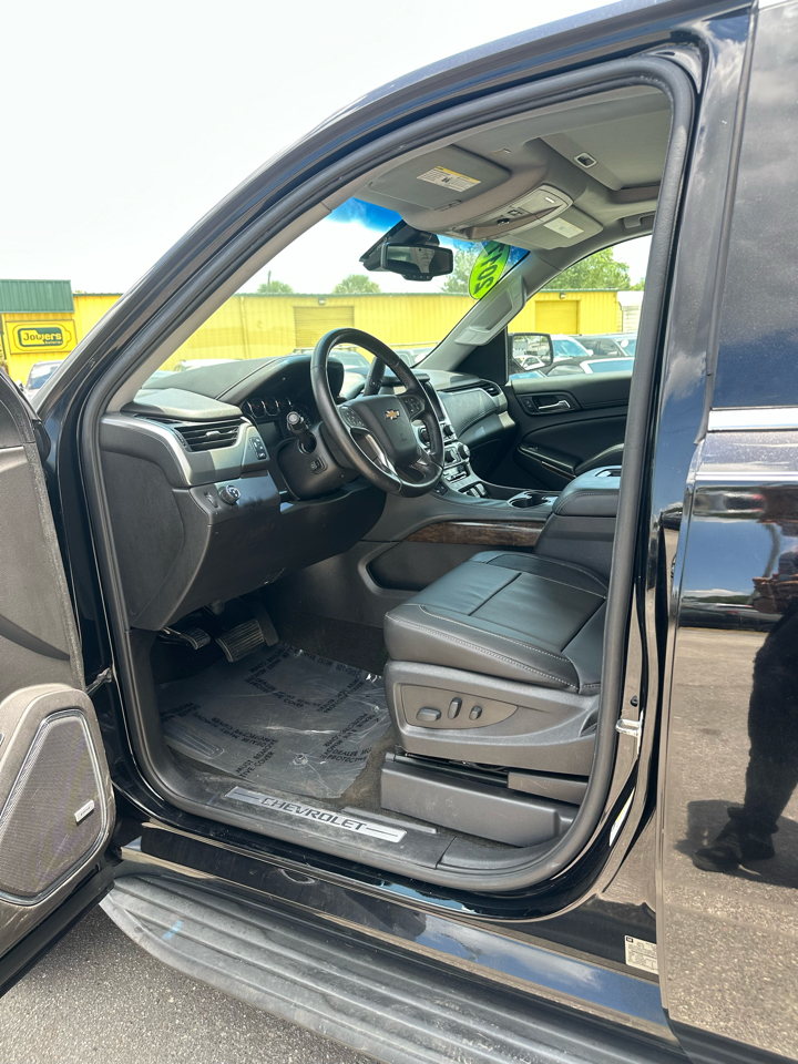 Chevrolet Suburban 2WD 4dr 1500 LT 2017