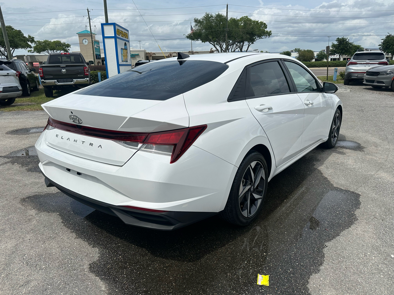 Hyundai Elantra SEL IVT 2023