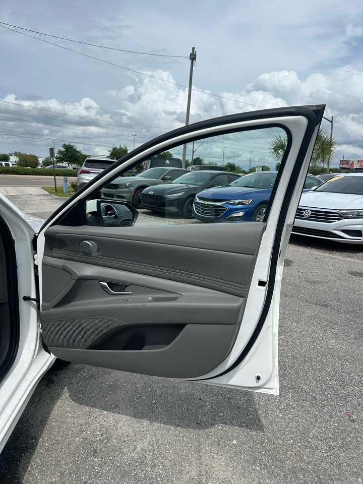 Hyundai Elantra SEL IVT 2023