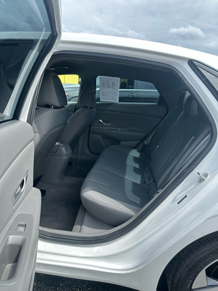 Hyundai Elantra SEL IVT 2023