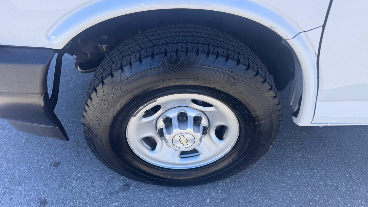 Chevrolet Express Cargo Van RWD 2500 135" 2021