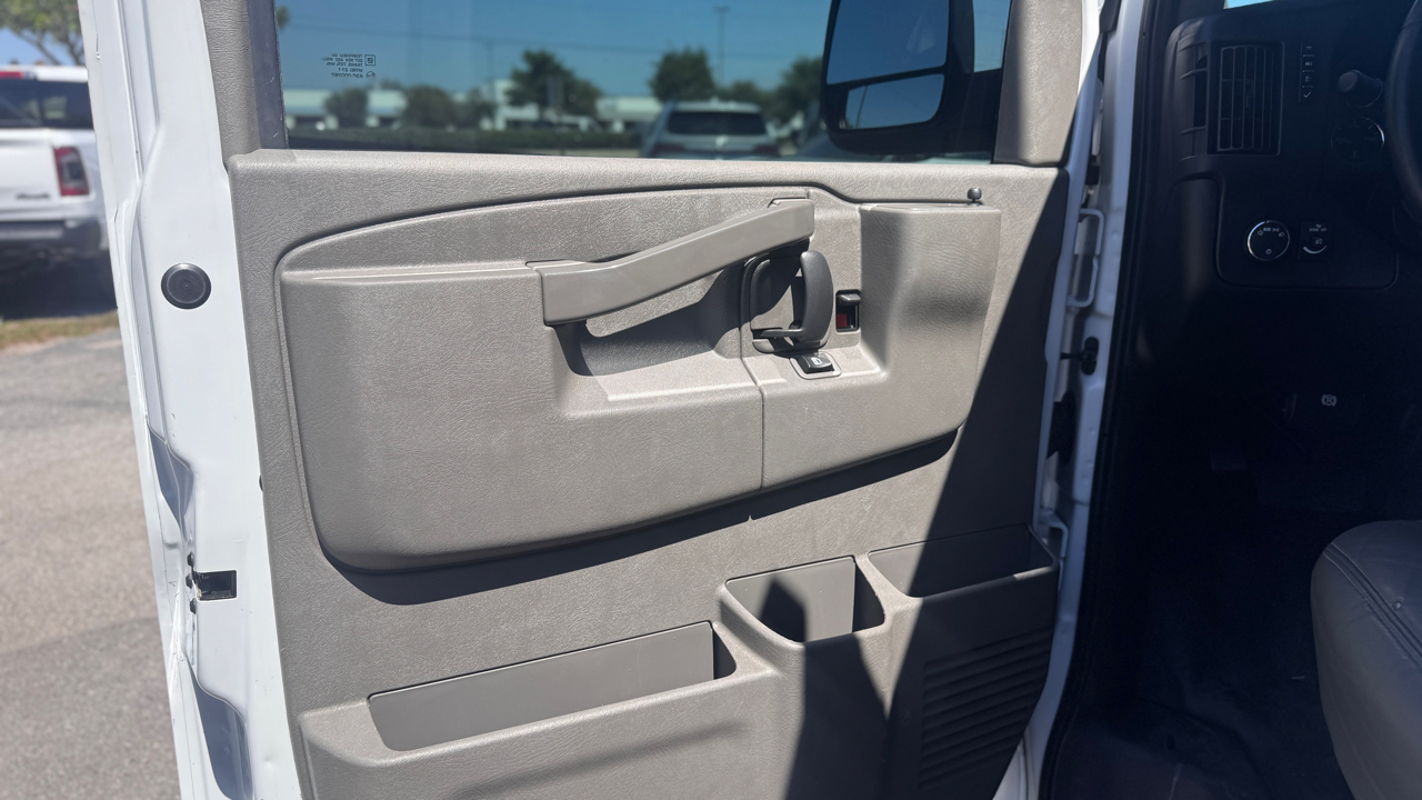 Chevrolet Express Cargo Van RWD 2500 135" 2021