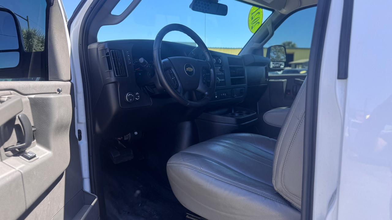 Chevrolet Express Cargo Van RWD 2500 135" 2021