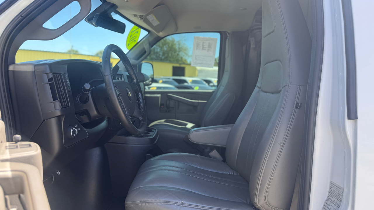 Chevrolet Express Cargo Van RWD 2500 135" 2021