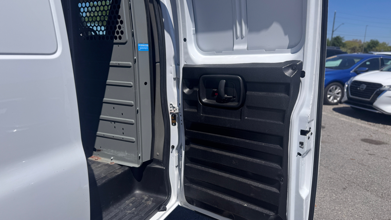 Chevrolet Express Cargo Van RWD 2500 135" 2021