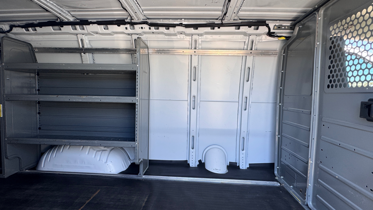 Chevrolet Express Cargo Van RWD 2500 135" 2021