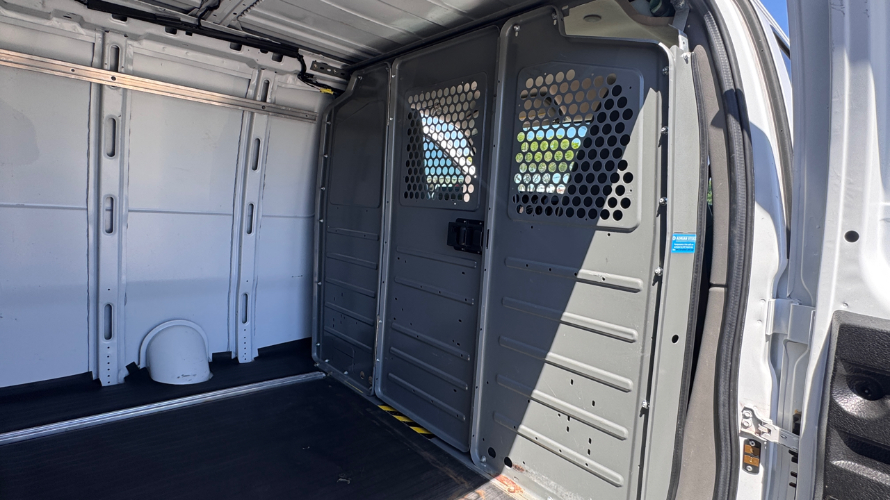 Chevrolet Express Cargo Van RWD 2500 135" 2021