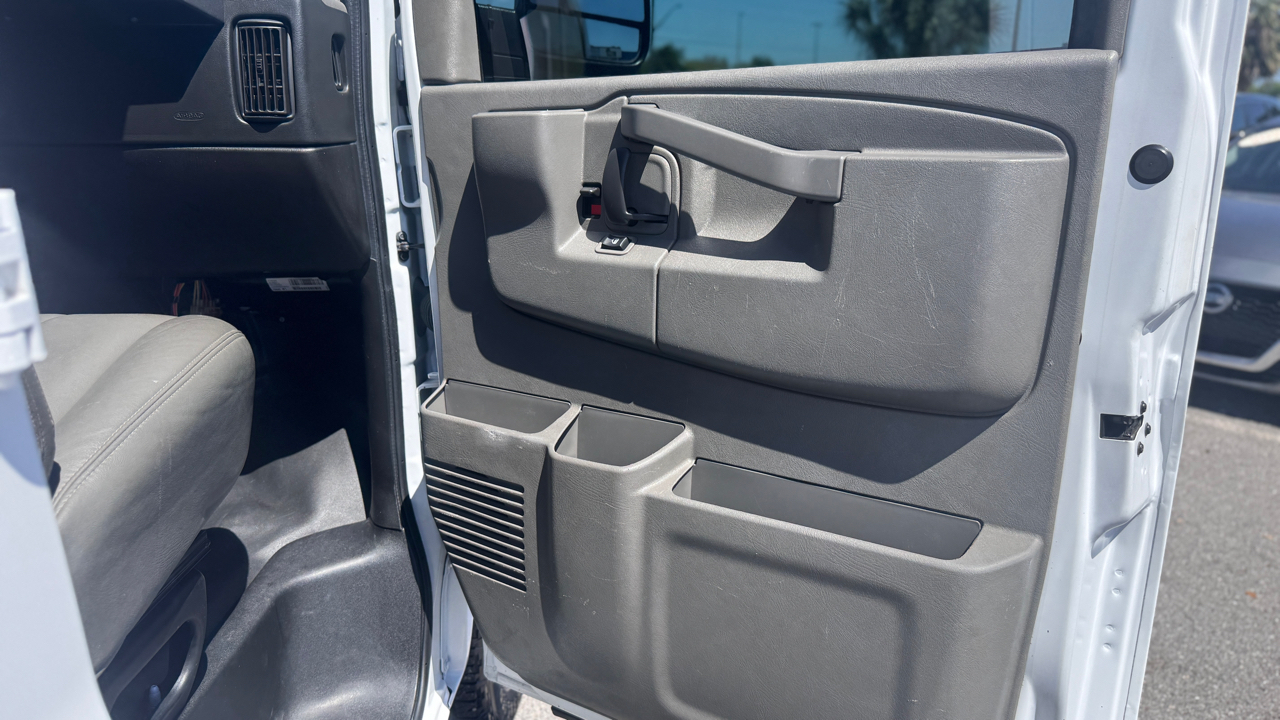 Chevrolet Express Cargo Van RWD 2500 135" 2021