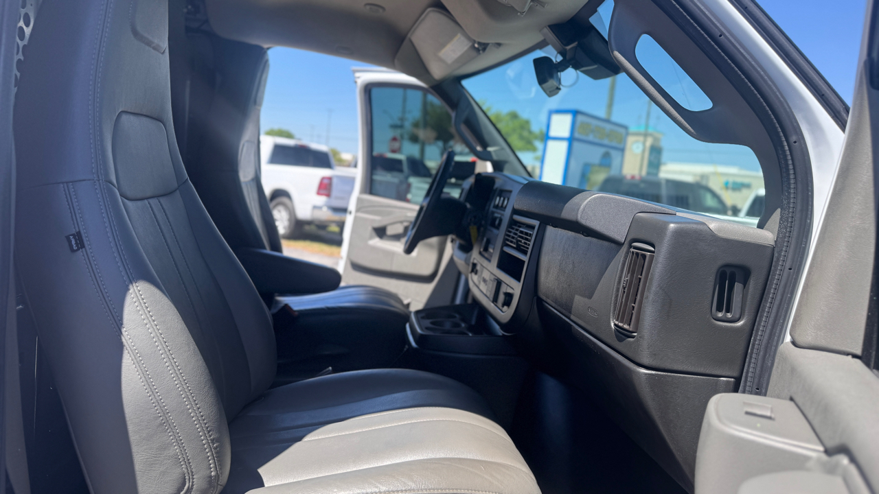 Chevrolet Express Cargo Van RWD 2500 135" 2021