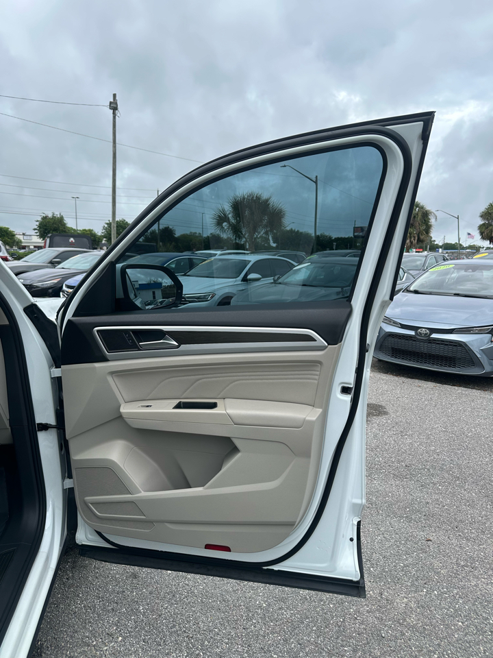 Volkswagen Atlas 2021.5 2.0T SE w/Technology FWD 2021