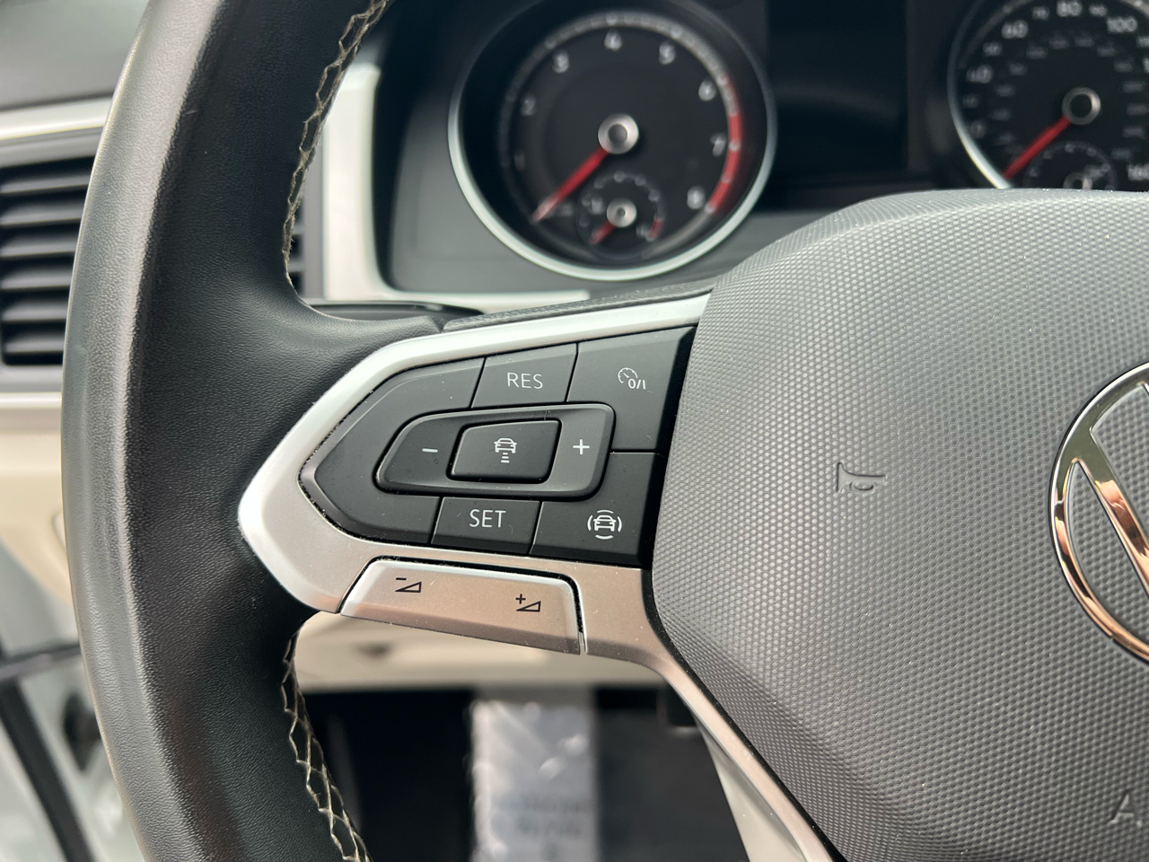 Volkswagen Atlas 2021.5 2.0T SE w/Technology FWD 2021