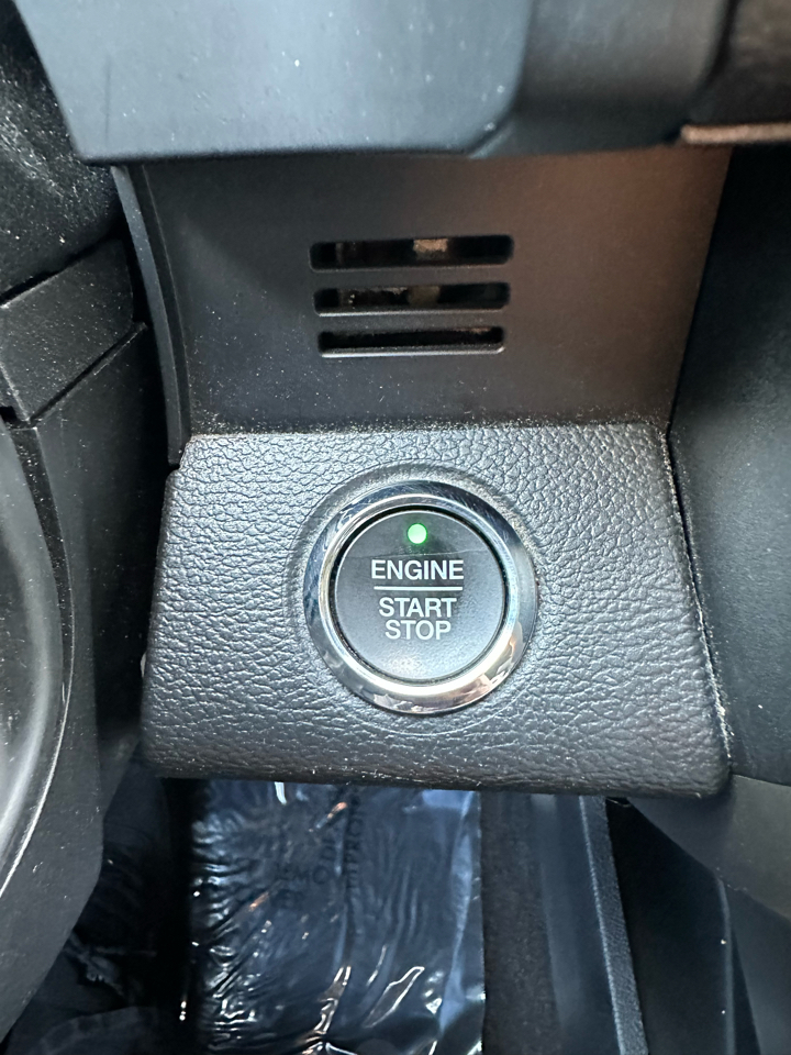 Ford Super Duty F-350 DRW Lariat 4WD Crew Cab 8' Box 2018