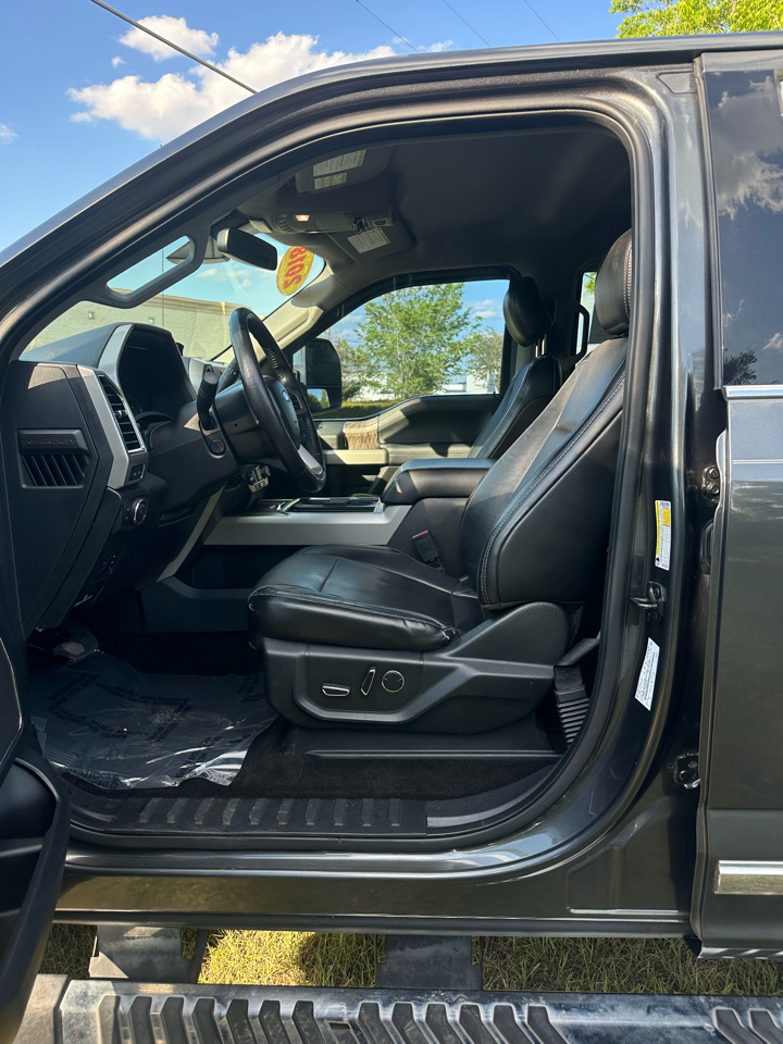 Ford Super Duty F-350 DRW Lariat 4WD Crew Cab 8' Box 2018