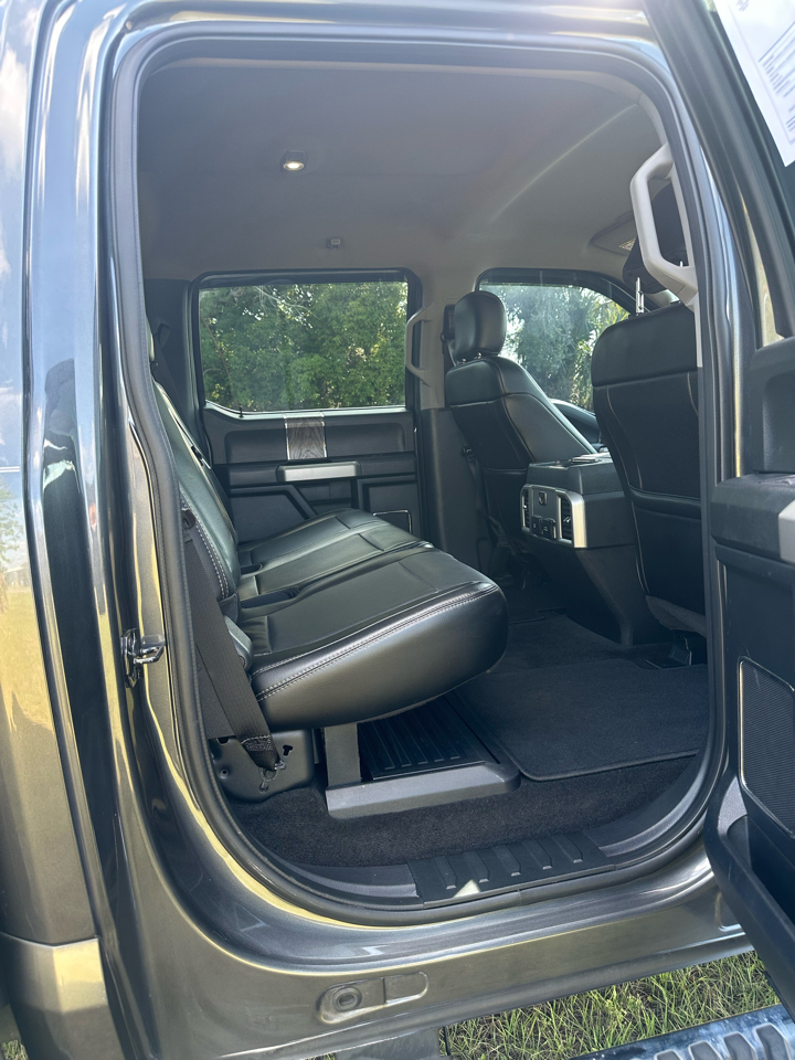 Ford Super Duty F-350 DRW Lariat 4WD Crew Cab 8' Box 2018