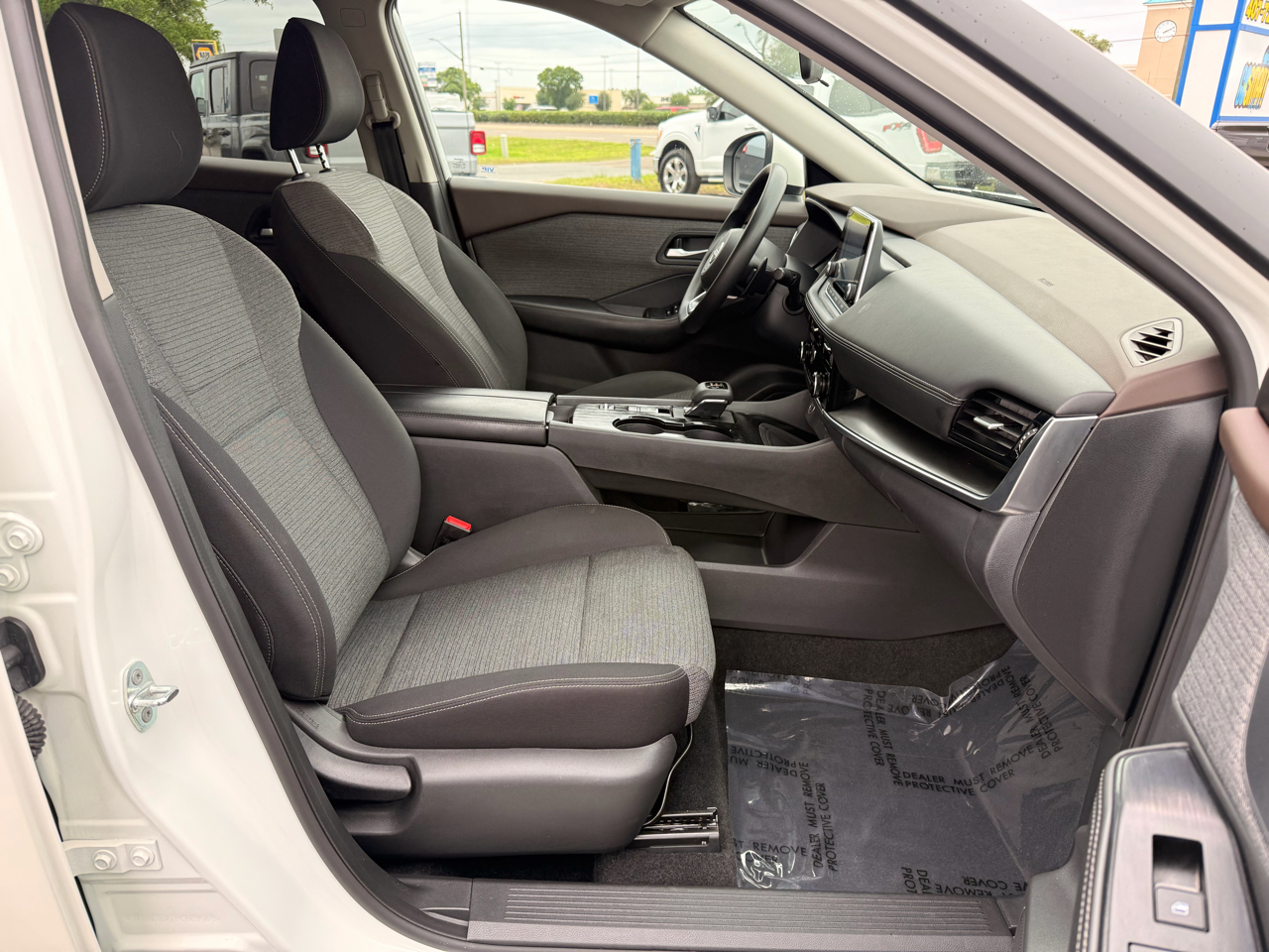 Nissan Rogue FWD SV *Ltd Avail* 2023