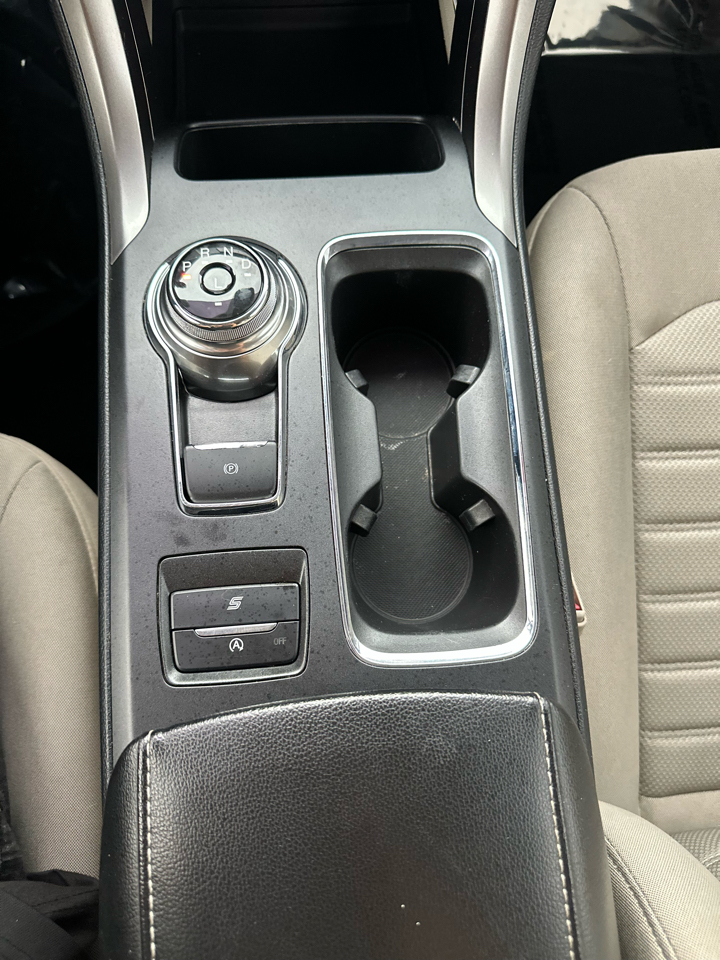 Ford Fusion SE FWD 2020