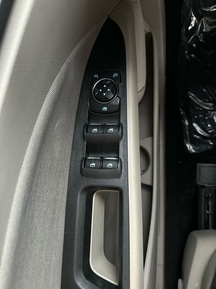 Ford Fusion SE FWD 2020