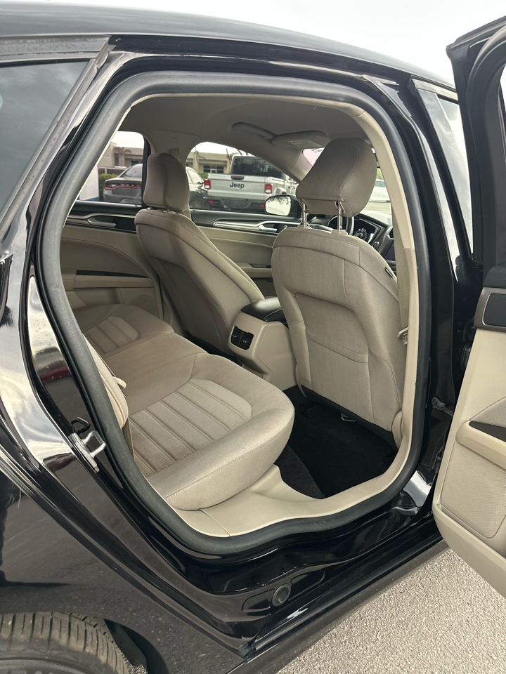 Ford Fusion SE FWD 2020