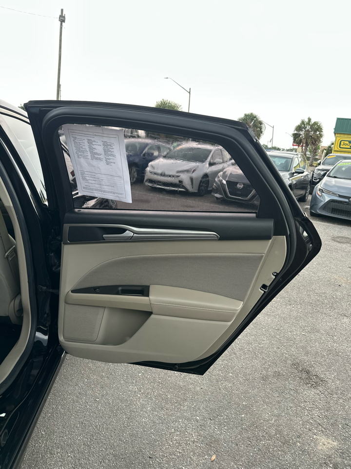 Ford Fusion SE FWD 2020