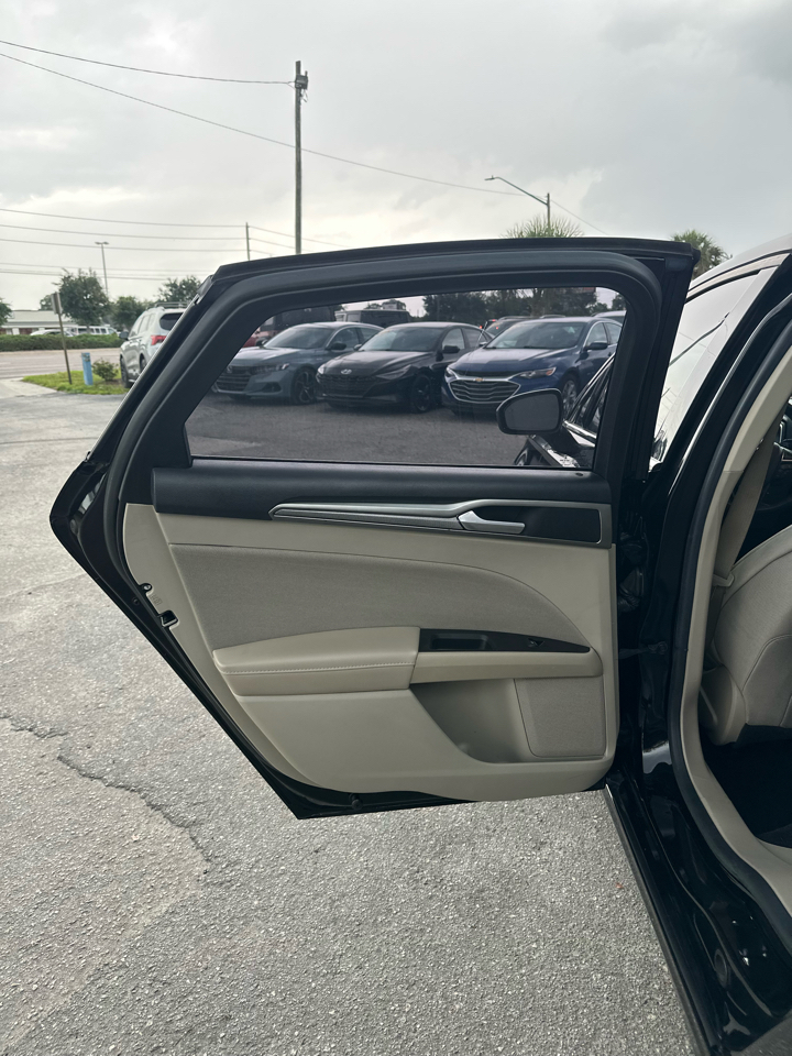 Ford Fusion SE FWD 2020