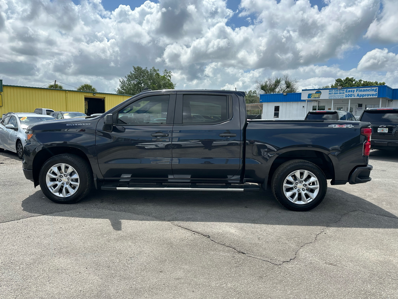 Chevrolet Silverado 1500 4WD Crew Cab 147" Custom 2022