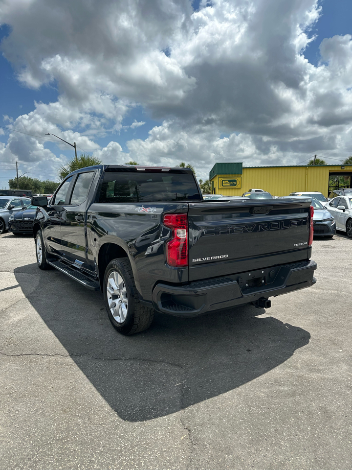 Chevrolet Silverado 1500 4WD Crew Cab 147" Custom 2022