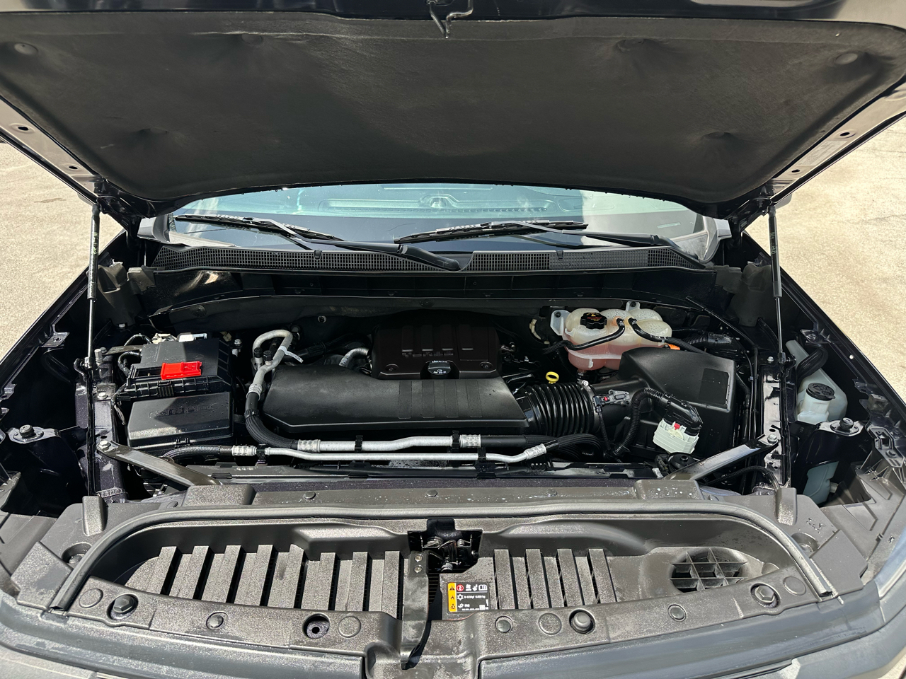 Chevrolet Silverado 1500 4WD Crew Cab 147" Custom 2022