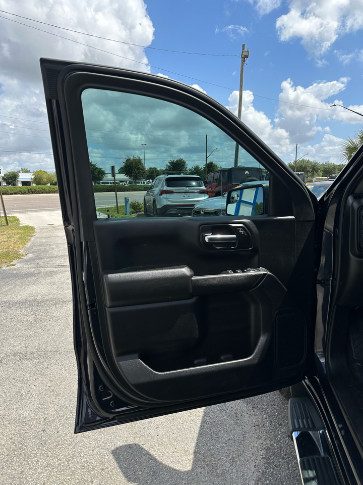 Chevrolet Silverado 1500 4WD Crew Cab 147" Custom 2022
