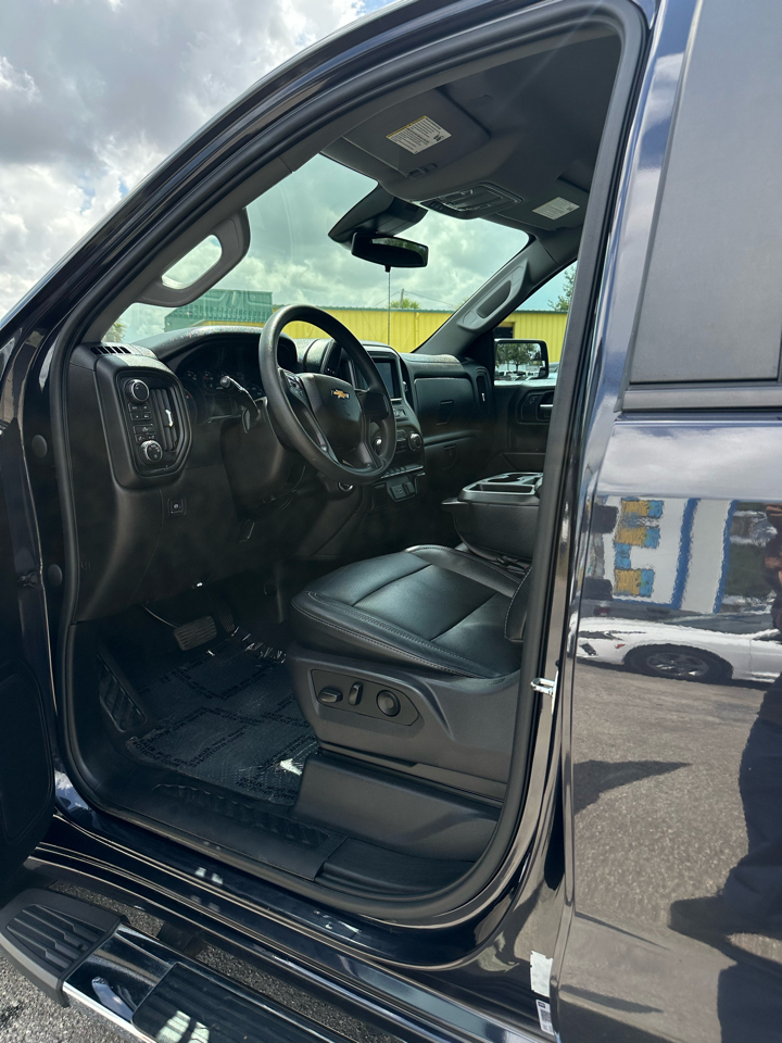 Chevrolet Silverado 1500 4WD Crew Cab 147" Custom 2022