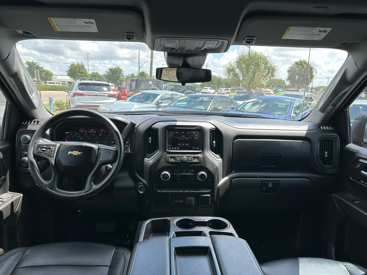 Chevrolet Silverado 1500 4WD Crew Cab 147" Custom 2022