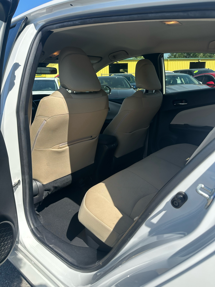 Toyota Prius LE AWD-e (Natl) 2021