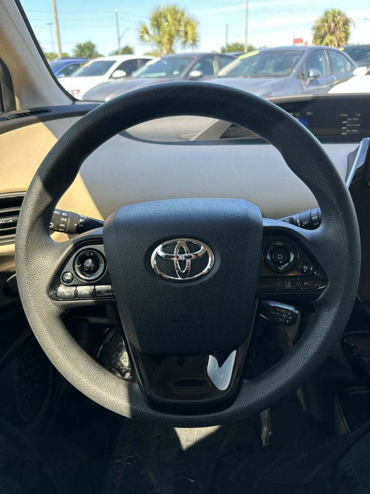 Toyota Prius LE AWD-e (Natl) 2021