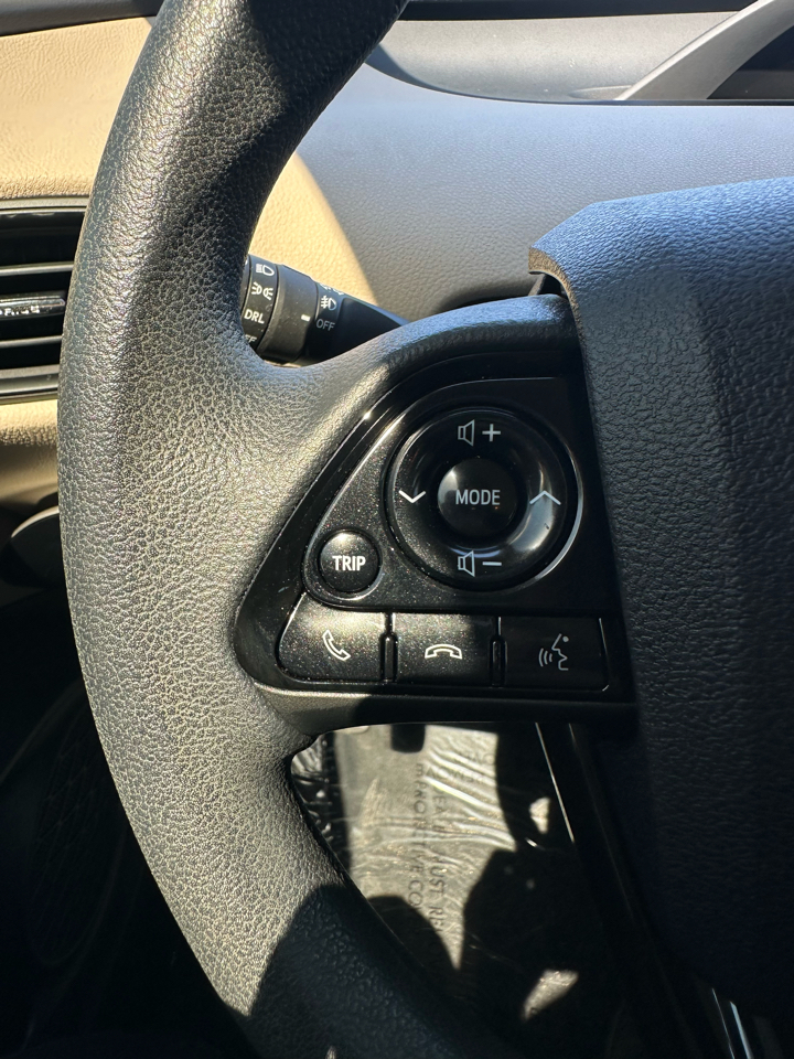 Toyota Prius LE AWD-e (Natl) 2021