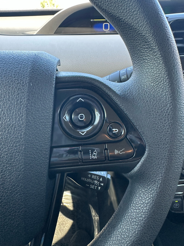 Toyota Prius LE AWD-e (Natl) 2021