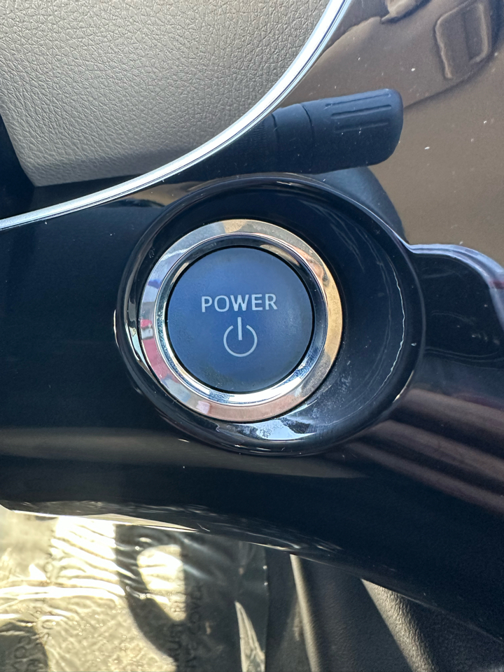 Toyota Prius LE AWD-e (Natl) 2021