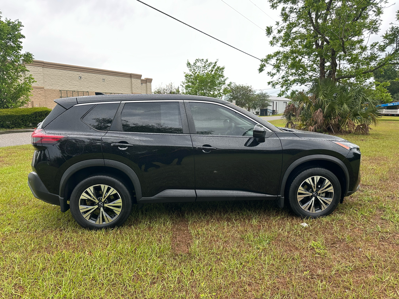 Nissan Rogue FWD SV *Ltd Avail* 2023