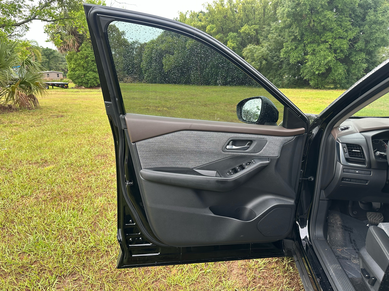 Nissan Rogue FWD SV *Ltd Avail* 2023